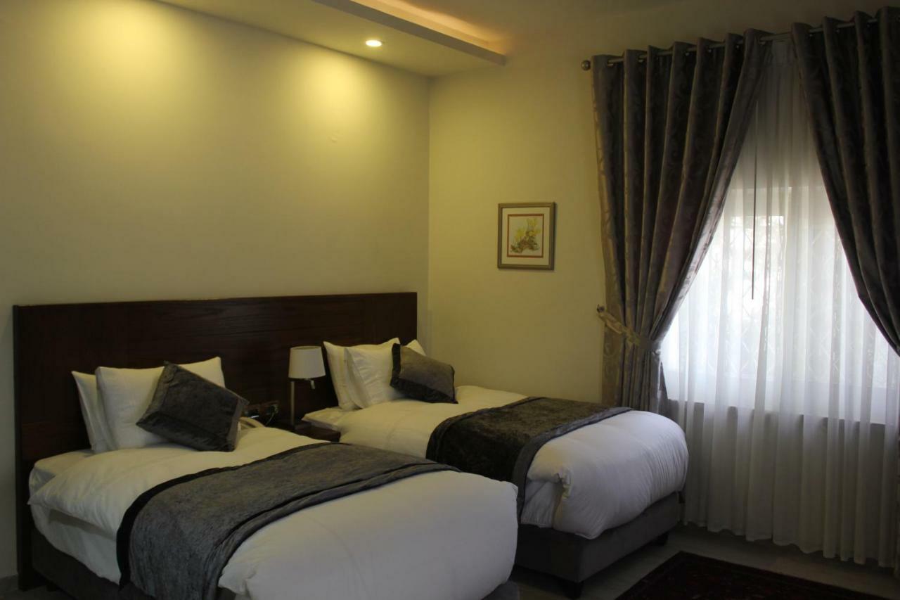 Lavender Boutique Hotel Рамала Екстериор снимка